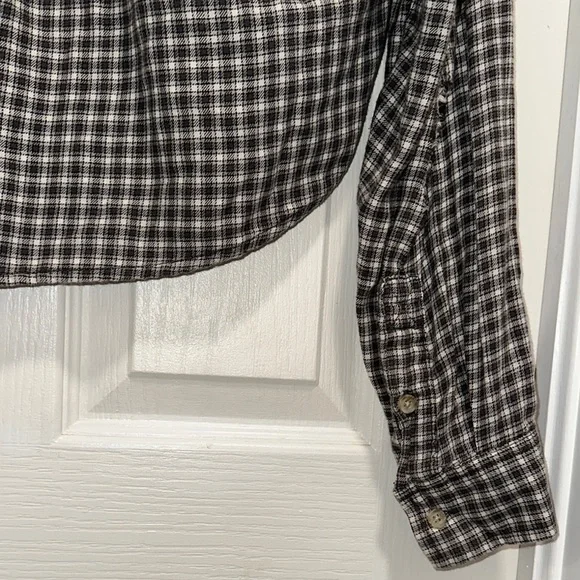 American Eagle Outfitters Black and Gray Plaid Button Down Shirt - Picture 10 of 11